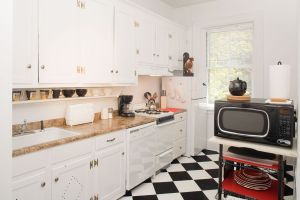 M234-3-Back-Bay-Vacation-Rental-Kitchen