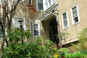 M855-2-6-Cambridge-Retreat-2-Short-Term-Rental-exterior