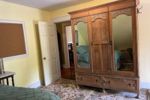 M950-11-Bedroom-1-armoire