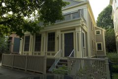 1-M807-Cambridge-Vacation-Rental-Rooms-Exterior