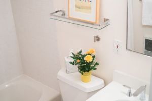 M325-5-Copley-Vacation-Rental-on-the-Park-bathroom